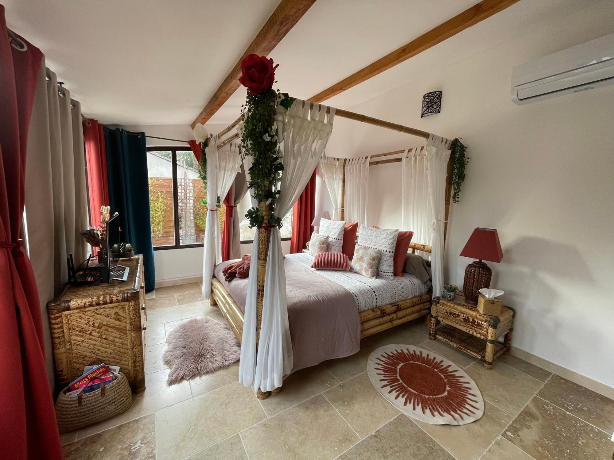 Mas De La Butte Blanche Bed & Breakfast Orgon Bagian luar foto