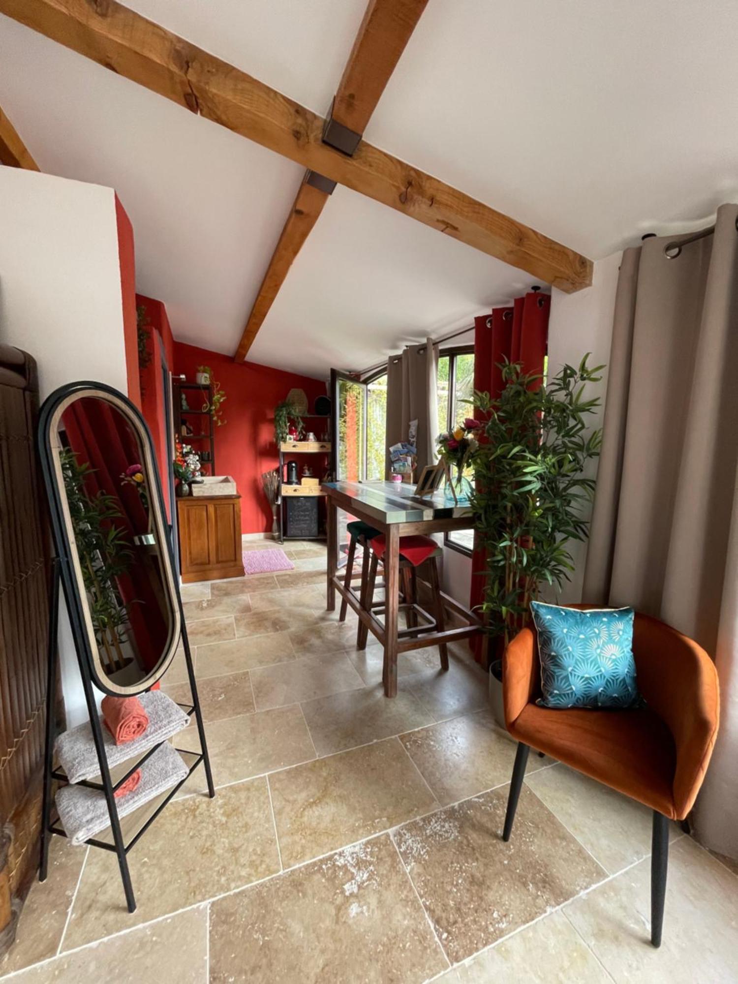 Mas De La Butte Blanche Bed & Breakfast Orgon Bagian luar foto