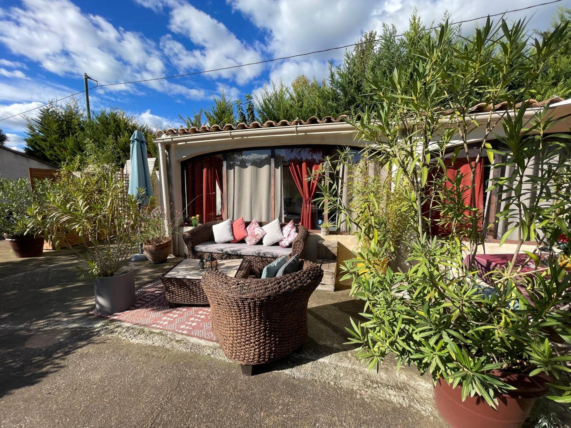 Mas De La Butte Blanche Bed & Breakfast Orgon Bagian luar foto